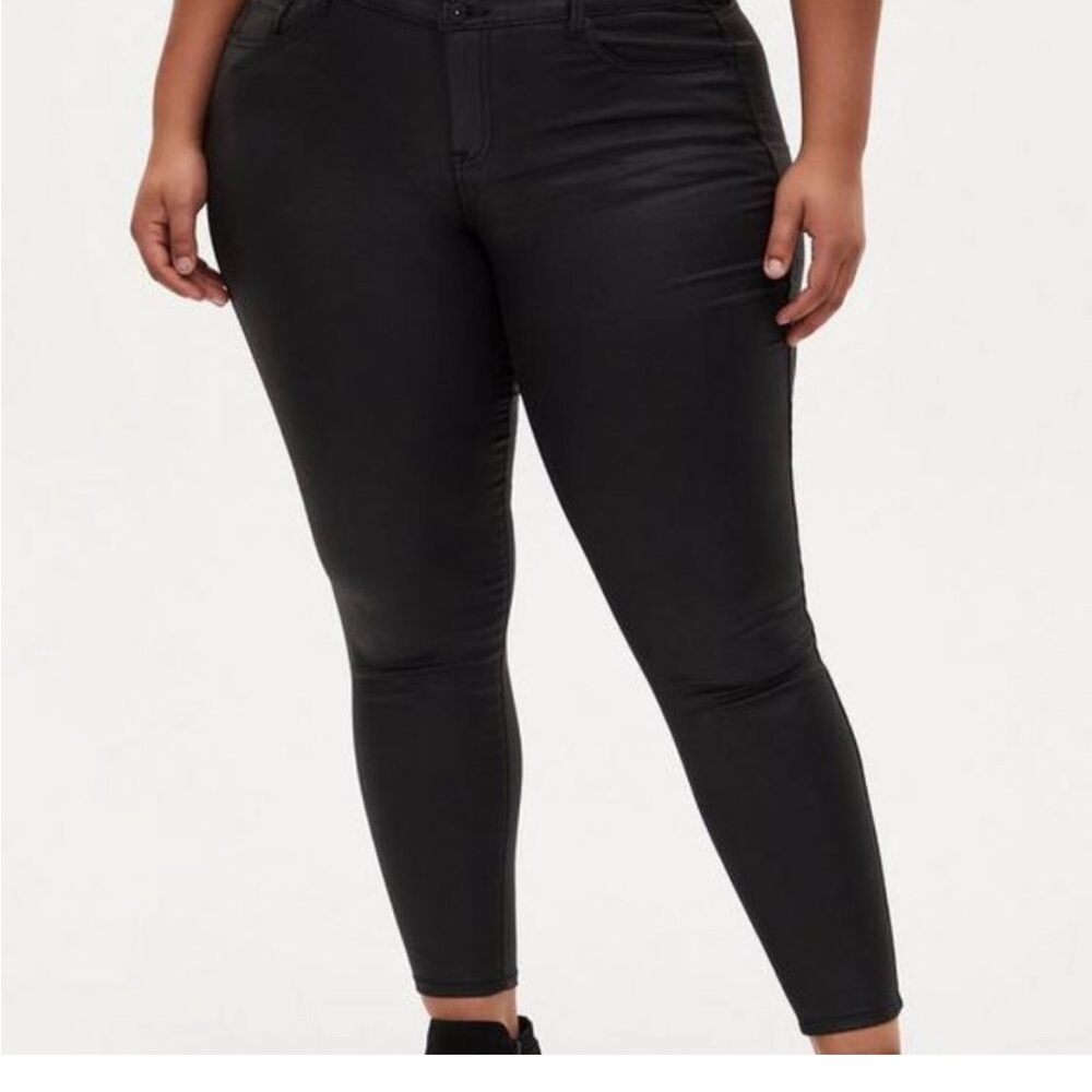 NWT 14R Coated Jeggings torrid
